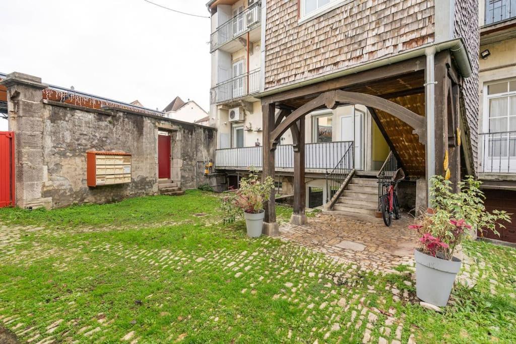 Superbe Appartement Avec Parking Gratuit Lons-le-Saunier Exterior foto